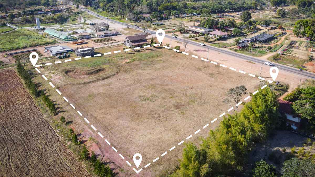 Parcela delimitada para comprar terreno y construir una vivienda desde cero