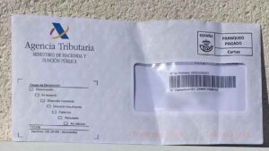 Confirmado por Hacienda: la multa que puede caer por presentar tarde la declaración de la Renta aunque salga a devolver