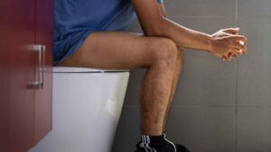 Un empleado pierde su trabajo después de hacer pausas de hasta 48 minutos en el baño