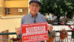 Un enfermero jubilado con 43 años cotizados denuncia que el sistema le castiga de por vida por retirarse unos meses antes