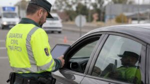 La Guardia Civil puede detectar si tu coche tiene la ITV caducada sin necesidad de revisar documentación