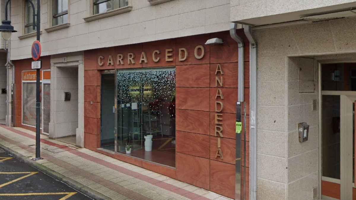 Fachada de la Panadería Carracedo de Arteixo, panadería gallega centenaria que conserva sus recetas tradicionales