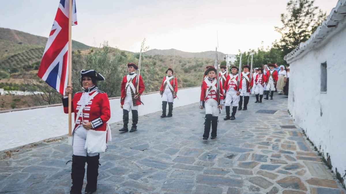 Desfile histórico en Macharaviaya por la fiesta del 4 de julio y la Independencia de Estados Unidos