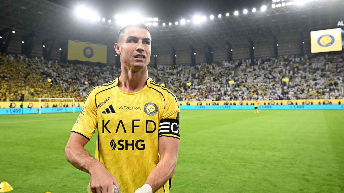 Cristiano Ronaldo con la camiseta de Al Nassr tras un partido