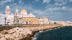 La zona verde de Cádiz se pone seria y aparcar sin permiso costará 80 euros