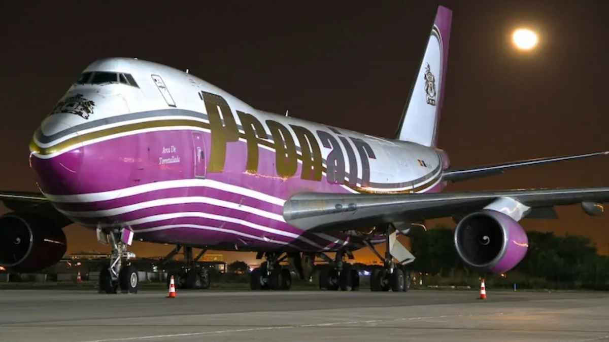 Boeing 747 de Pronair abandonado en el aeropuerto de Valencia que Aena prepara para sacar a subasta tras permanecer 18 años en Manises.