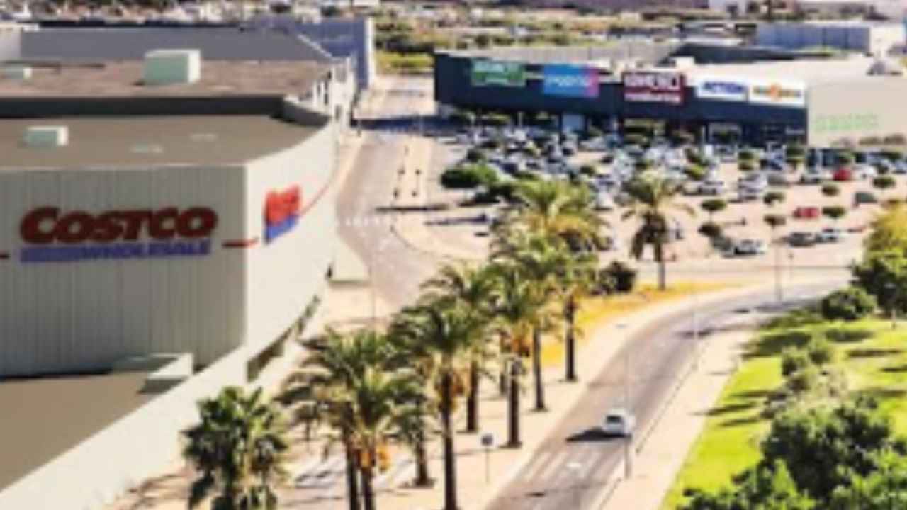 Vista aérea del entorno comercial próximo a Bogaris Sevilla Norte y la SE-20.