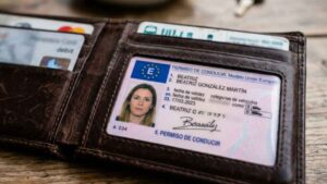 Bruselas quiere un carnet de conducir europeo con multas que tendrán efecto fuera de España