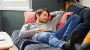 La ciencia confirma que dormir una siesta puede ser una de las mejores ayudas para estudiar y trabajar