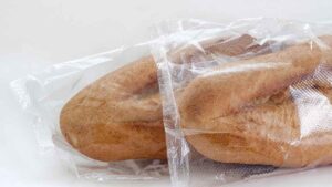 Ni la bolsa de papel ni la de tela, así recomiendan los expertos conservar el pan para mantenerlo fresco más tiempo