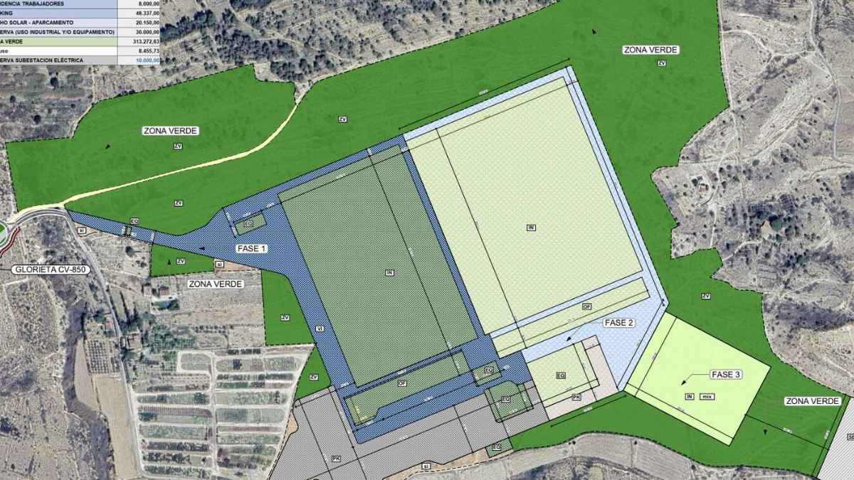 Plano del futuro complejo industrial de PLD Space en Elche dividido en tres fases y rodeado de zonas verdes
