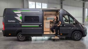 Una nueva camper completa por 48.900 euros con cocina ampliada, calefacción diésel y baño Vario