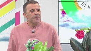 Un jardinero revela los errores más frecuentes al cuidar las plantas en verano: “El mayor error al irnos de vacaciones es bajar las persianas”