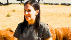 Una joven ganadera explica por qué prefiere el campo al trabajo de 7 a 15 como un funcionario