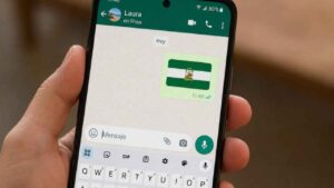 Una petición supera las 700 firmas para que WhatsApp y Apple añadan el emoji de la bandera de Andalucía