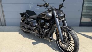 Esta es la nueva moto española para el carnet A2 con motor bicilíndrico, cambio automático y un precio inesperado