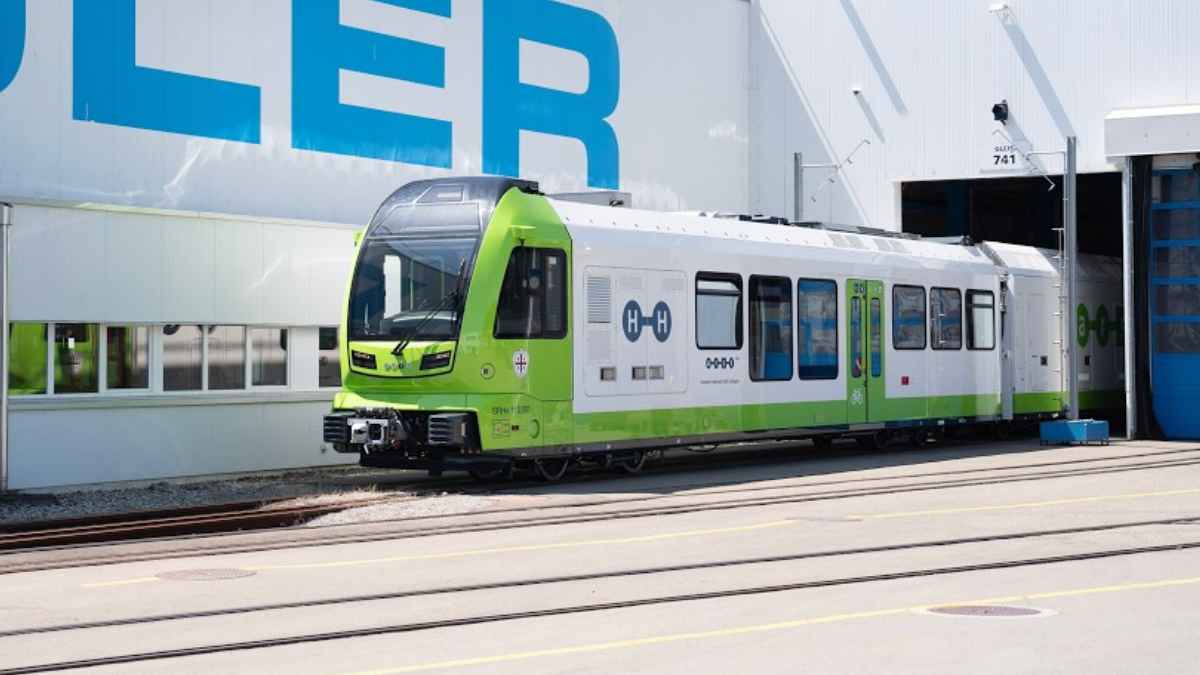 Tren de hidrógeno de Stadler diseñado para circular por líneas ferroviarias de vía estrecha en Europa.