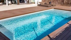 Qué ocurre cuando viertes un vaso de vinagre blanco en el agua de la piscina cada 7 días
