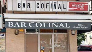 Un bar que llegó a ser escenario de películas cierra en Sevilla después de más de 50 años