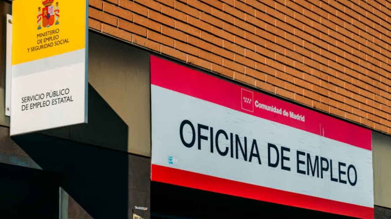 Oficina del SEPE para solicitar el subsidio por desempleo tras un despido