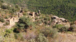 Tomàs, 64 años, vive con un subsidio de 480 euros en un pequeño pueblo casi deshabitado del Pirineo y explica cómo lo consigue