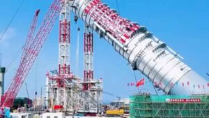 La gigantesca tuneladora que ha perforado 11 kilómetros bajo uno de los mayores ríos del mundo a casi 90 metros de profundidad