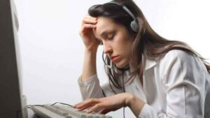 Despiden a una teleoperadora que recibió 1.529 contactos en dos meses sin cerrar ninguna venta