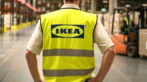 El Corte Inglés, Ikea y Carrefour negocian una subida salarial del 16% en el próximo convenio