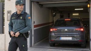 La Guardia Civil avisa del error al entrar en el garaje que puede dejar pasar a desconocidos