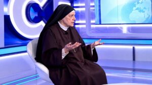 “Ser monja te corta mucho el rollo de muchas cosas”: Madre Olga María explica su renuncia al matrimonio y al dinero