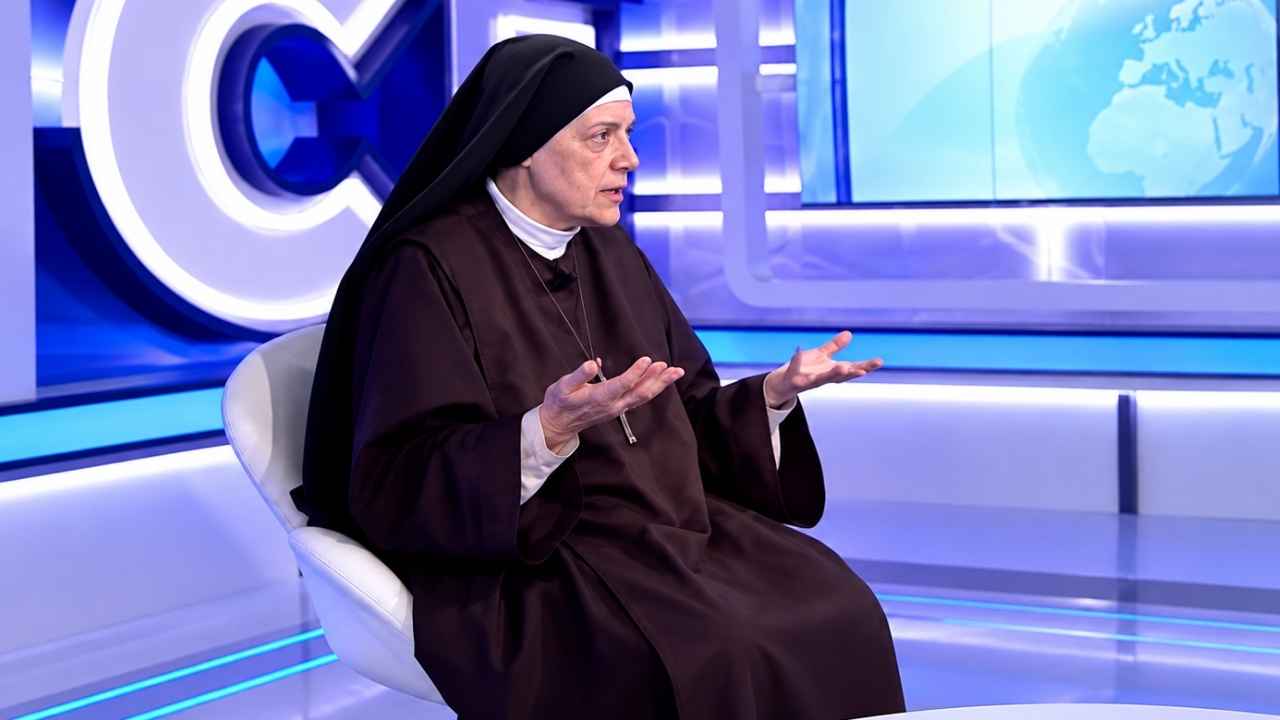 Madre Olga María durante una entrevista en Ecclesia COPE sobre su vocación religiosa