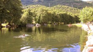 Navaconcejo tiene 4 piscinas naturales y una de ellas se conoce como El Benidorm