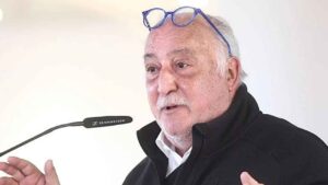 La reflexión de Pere Navarro sobre la V-16 tras venderse alrededor de 18 millones de balizas