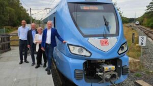 Un tren de la CAF recorre 273 kilómetros sin usar diésel ni alimentación eléctrica externa