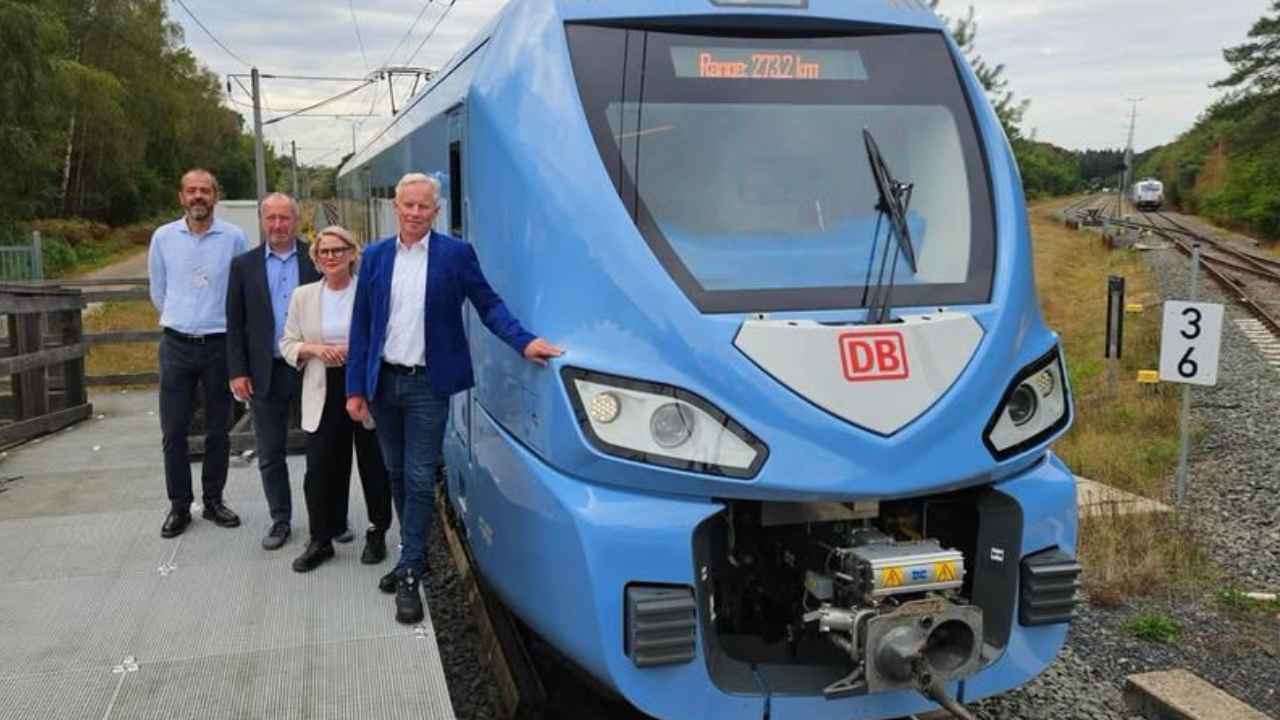 Tren de CAF que recorrió 273 kilómetros solo con baterías durante una prueba en Alemania