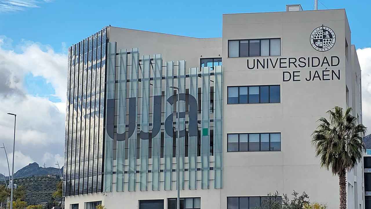 Edificio de la Universidad de Jaén, una de las entidades beneficiarias de los alojamientos universitarios asequibles