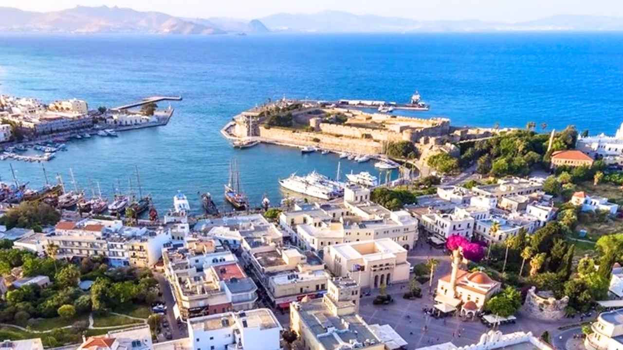 Vista aérea de Kos en Grecia, isla donde buscan voluntarios con alojamiento y comida incluidos