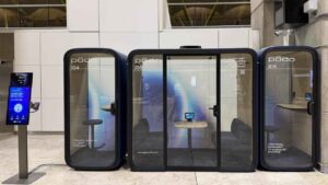 La T4 de Barajas estrena seis espacios privados para trabajar, llamar o reunirse antes del embarque desde 3 euros