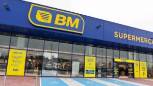 BM Supermercados necesita 20 empleados en Madrid: contratos indefinidos a jornada completa