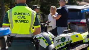 La DGT intensifica los controles hasta el 11 de octubre y vigila el móvil con cámaras en carretera