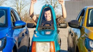 Un mecánico reduce un Fiat Panda a 50,2 centímetros de ancho y logra un récord Guinness, pero solo alcanza 15 km/h
