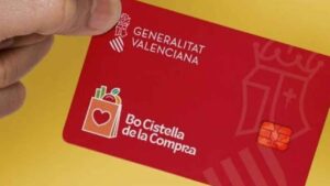 La Generalitat convoca tarjetas de hasta 220 euros al mes para familias con menores y excluye a quienes cobran la RVI