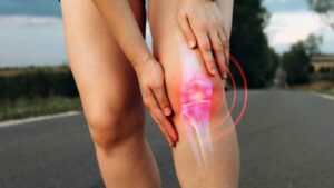 Llevaba 40 años trabajando como médica y perdió su cargo tras una baja por una lesión de rodilla