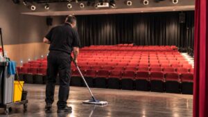 El Ayuntamiento busca 2 conserjes para trabajar en el teatro municipal de Canet de Mar (Barcelona): requisitos y cómo enviar el CV