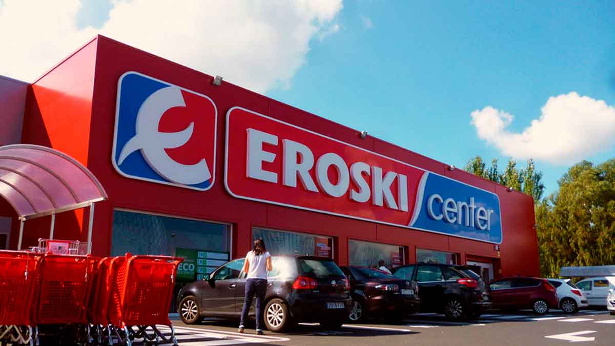 Eroski lanza una oferta de 23 puestos de empleo para trabajar en sus supermercados contratos indefinidos a jornada completa.