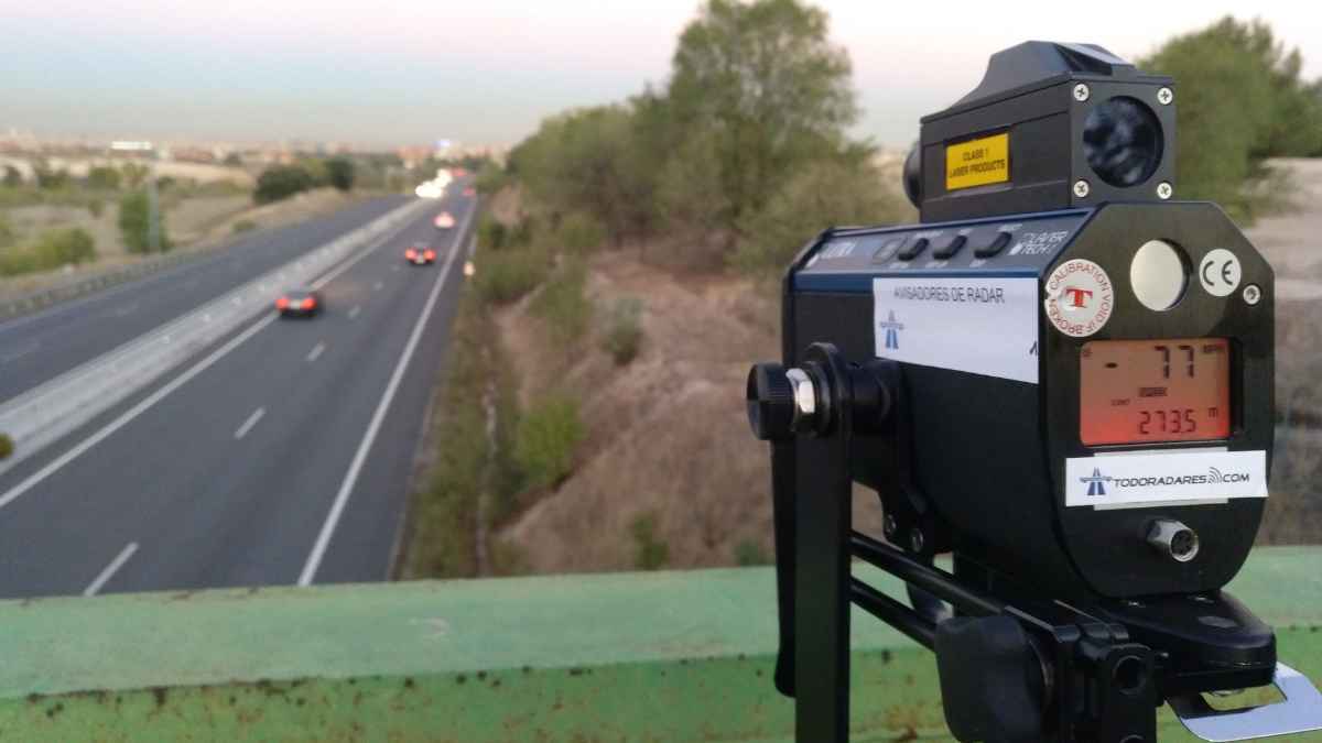 Este es el margen de error en los radares de 120 km por hora de la DGT en 2025