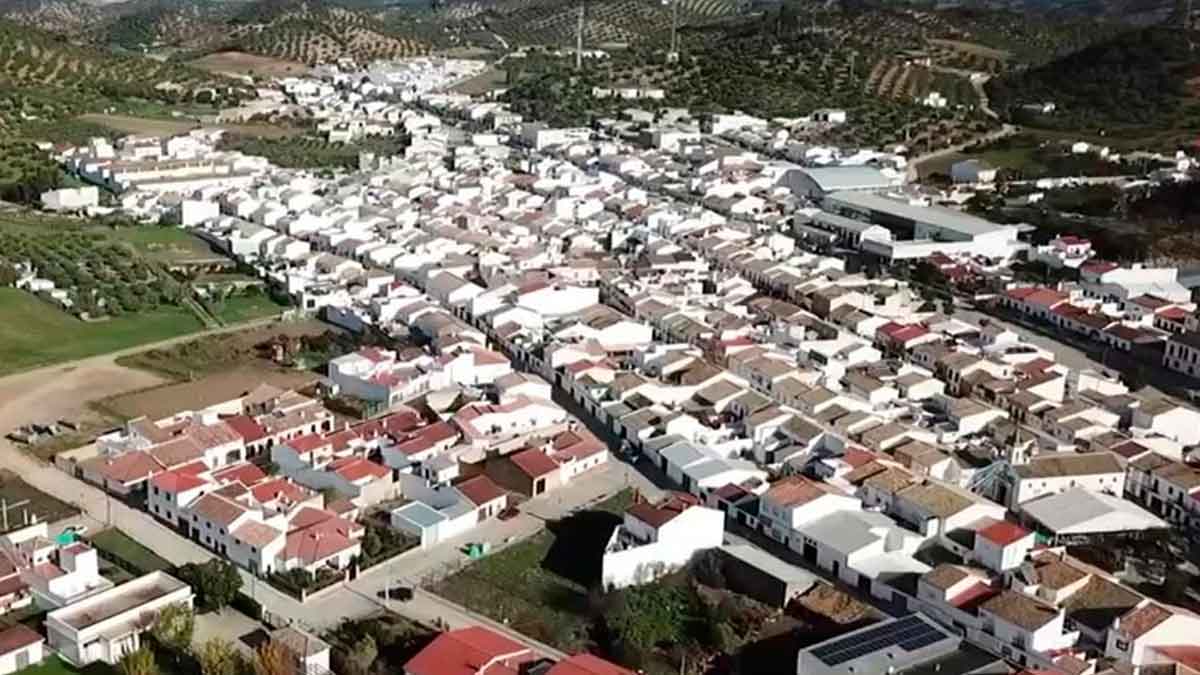 Estos pueblos sevillanos necesitan vecinos: Trabajo y vivienda por 200 euros al mes